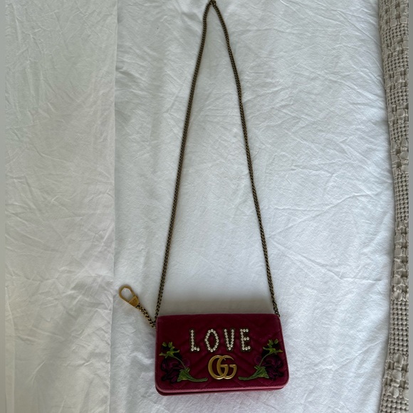 Pink Velvet Gucci Marmont 💕 Is in Great Condition ✨ - Picture 5 of 7